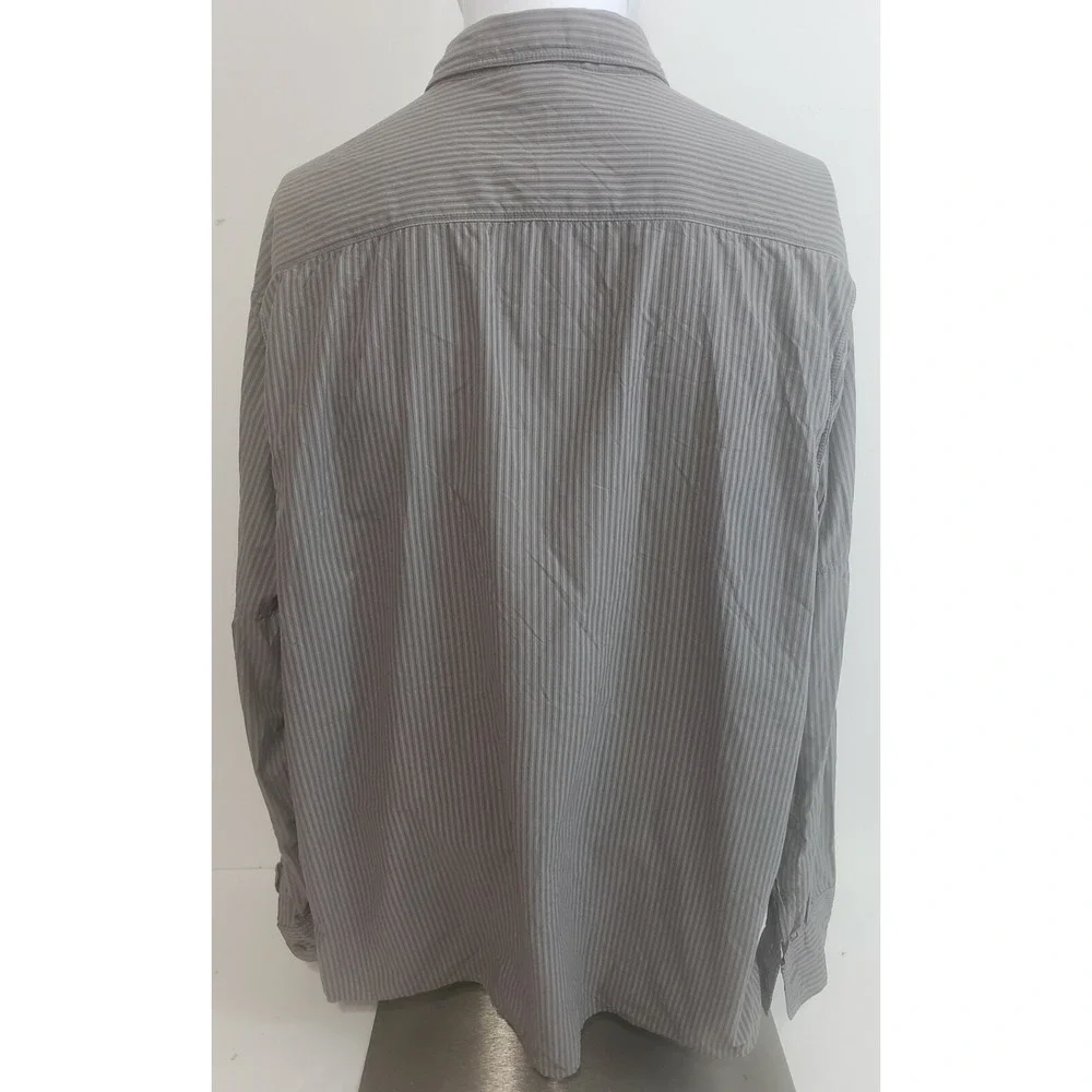 The North Face Shirt Mens XL Button Down Hiking Outdoors zip pocket‎